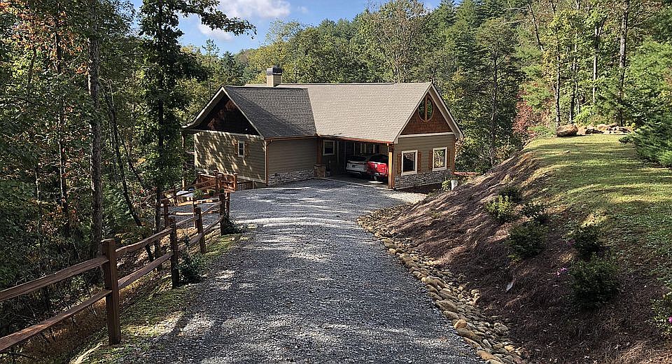 1st image of 550 Pocaset Dr