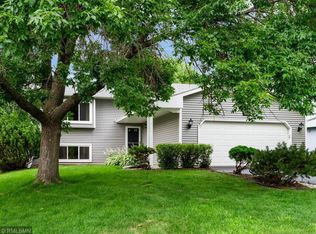 2808 Sunnyside Cir, Burnsville, MN 55306