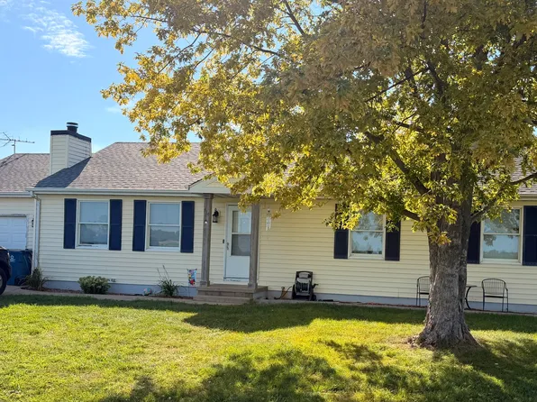 414 N Kathleen St, Stanford, IL 61774