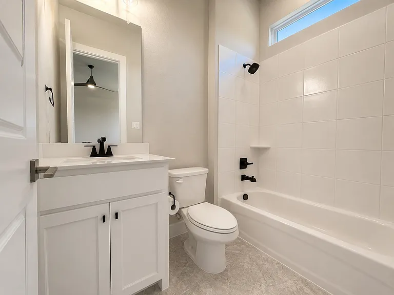 350 Pearland Dr — Photo 9
