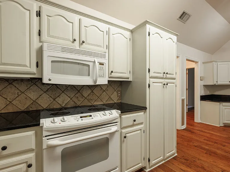 3726 Pensacola Dr — Photo 16