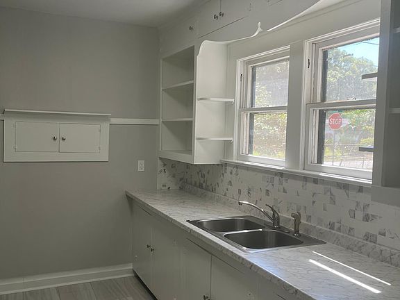 5th image of 1758 Valencia Dr