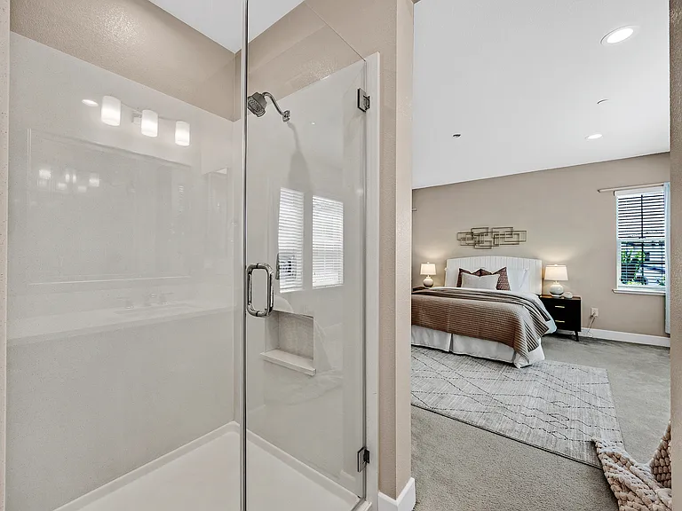 464 E Yarrow Pl — Photo 28