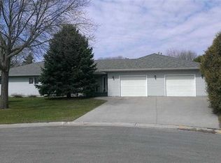 317 Vos Park Dr, Willmar, MN 56201