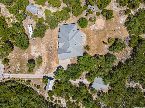 2nd image of 3024 Fallbrook Manor