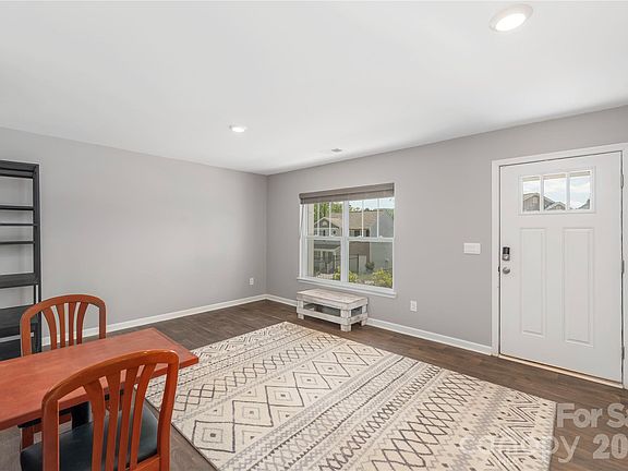 3rd image of 220 Roper St