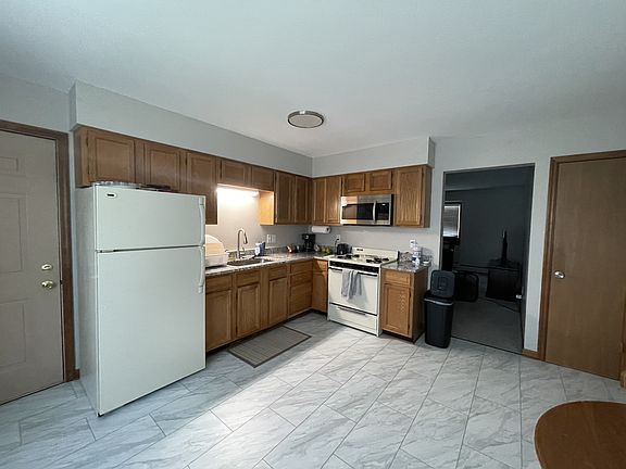 5th image of 18.5 N Fulton St Building B-4