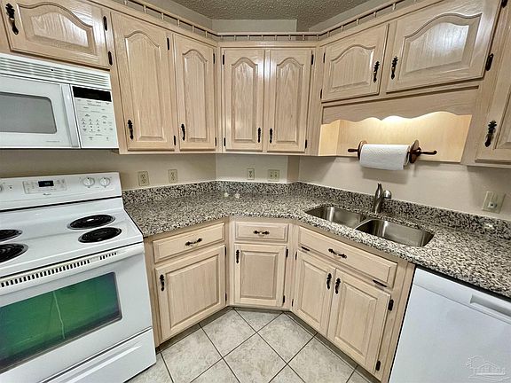 5th image of 5117 Potomac Dr