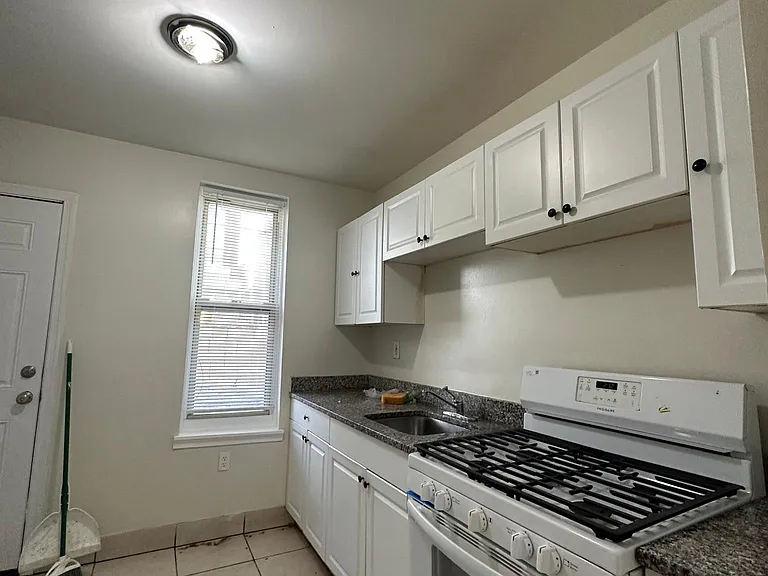 2422 S Mildred St — Photo 4