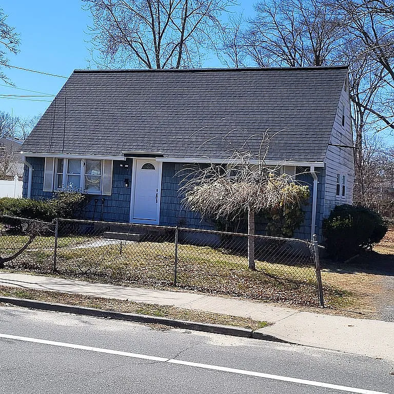 124 Marshall Dr photo 1