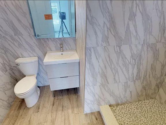 5th image of 2272 E 17th St #1