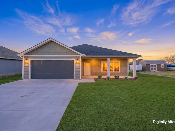 2539 Harrier Dr, Junction City, KS 66441