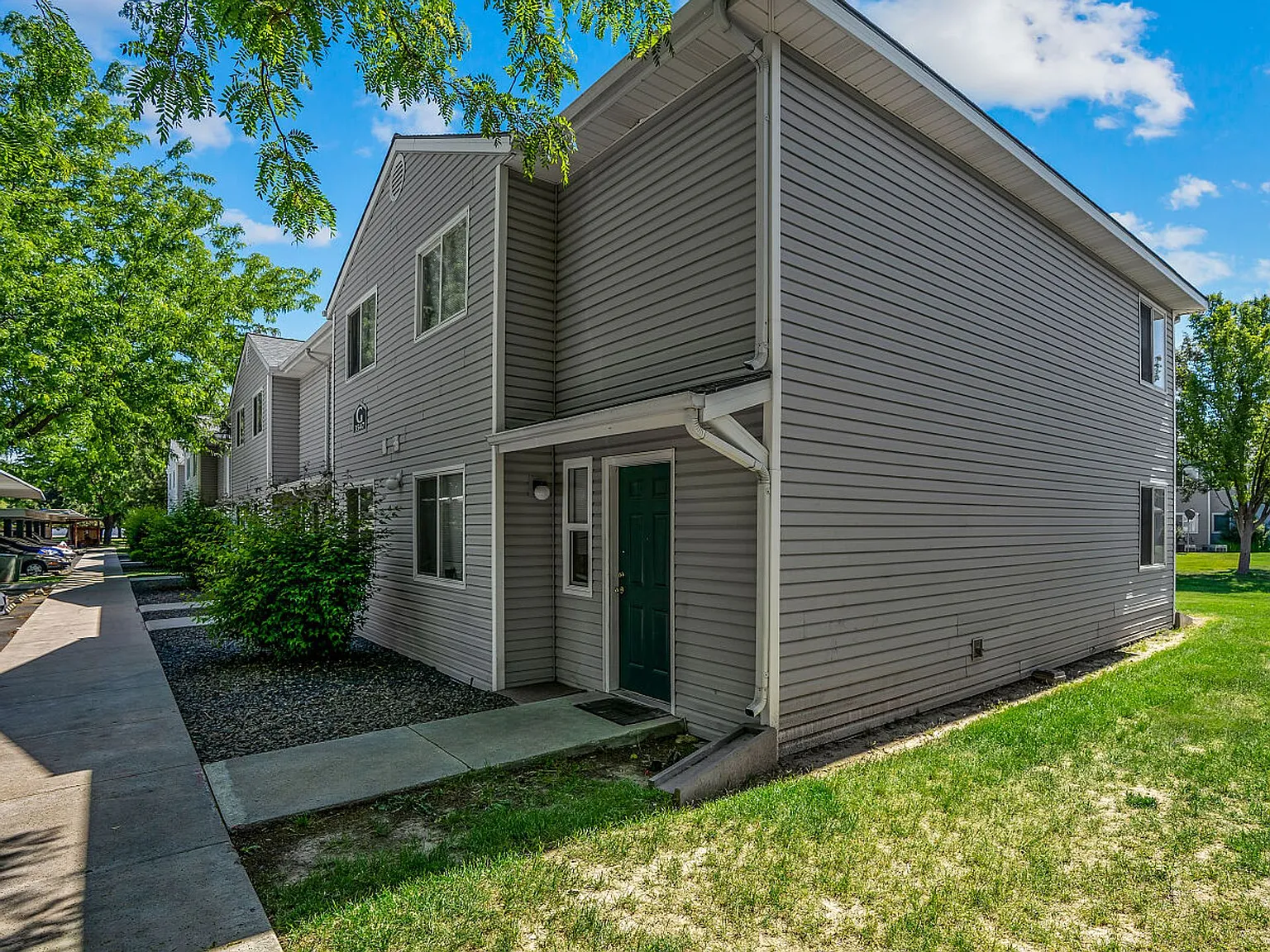 Northwest Pointe Apartments — Photo 3