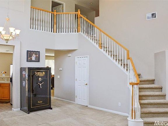 4th image of 8843 Glacier Point Dr