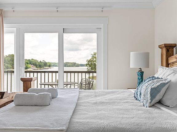 3rd image of 5371 Central Ave #6-L