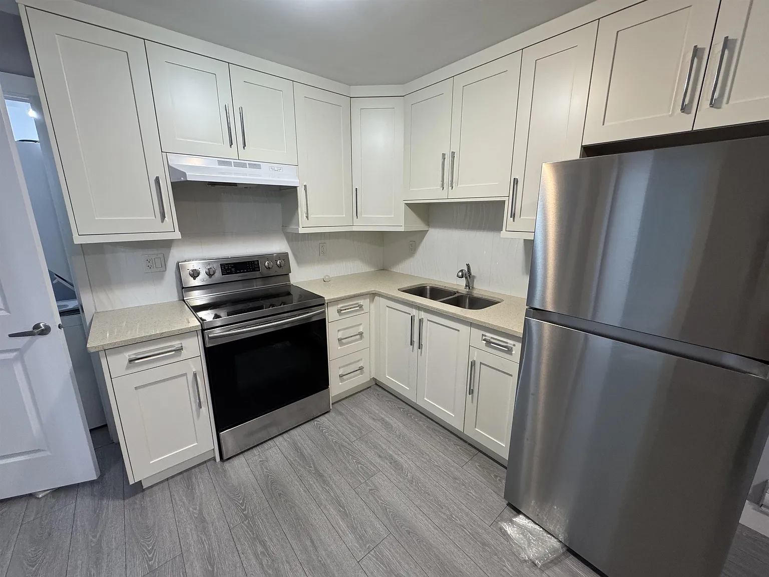 2 bed, 700 sqft, $1,400 — Photo 3