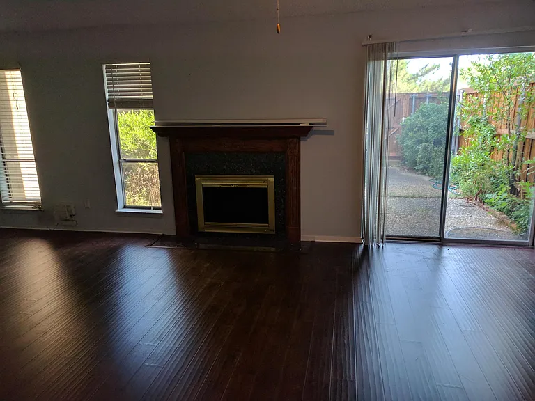 3172 Pebblebrook Dr — Photo 2