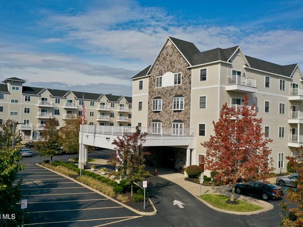 2-bedroom 55+ community home in NY