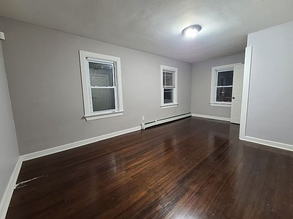 4th image of 1021 Harrison Ave #L6