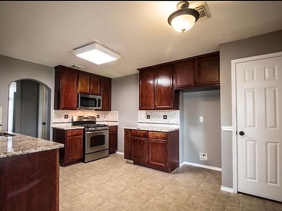 5th image of 534 Brushy Glen Dr
