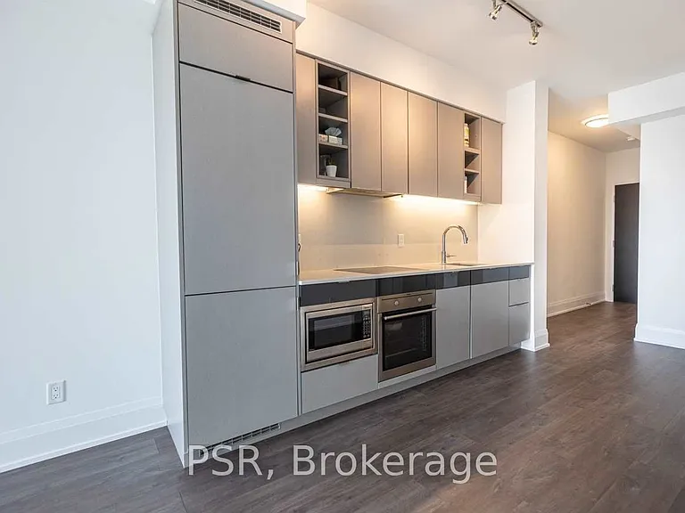 101 Erskine Ave #903 — Photo 9