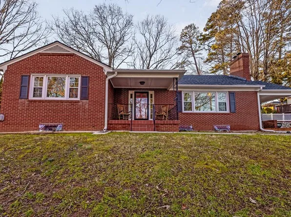 212 Grove Park Cir, Danville, VA 24541