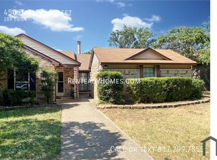 450 Dollins St, Cedar Hill, TX 75104