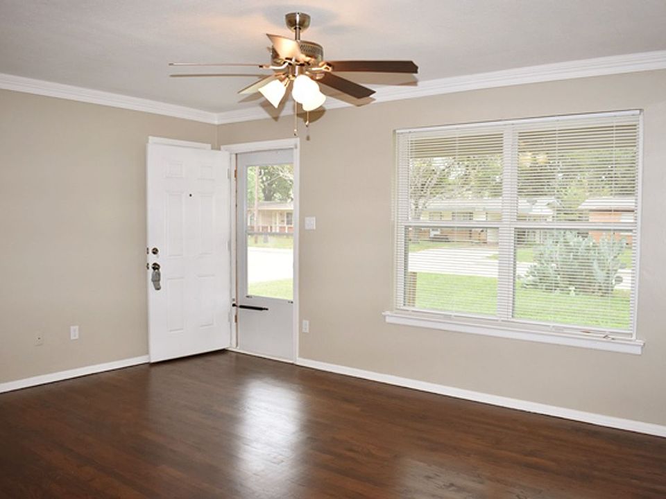 1225 E 15th St, Irving, TX 75060 Zillow