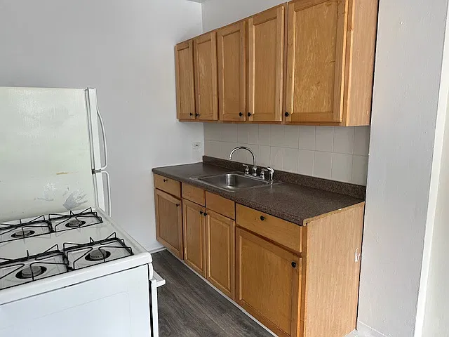 Studio, 650 sqft, $995 — Photo 2