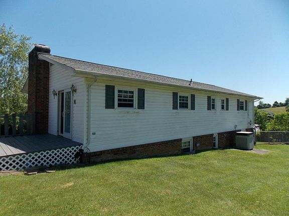 4th image of 113 Dover Ln