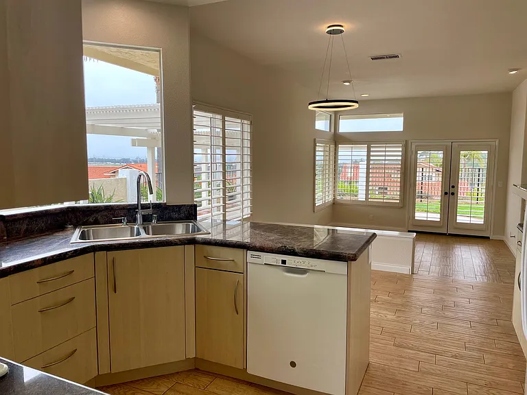 Kitchen/Family room