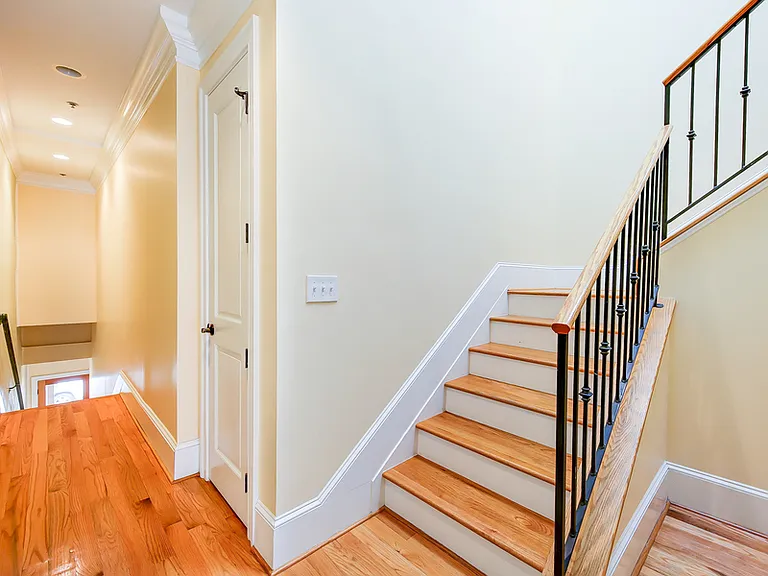 629 4th St NE #3 — Photo 3