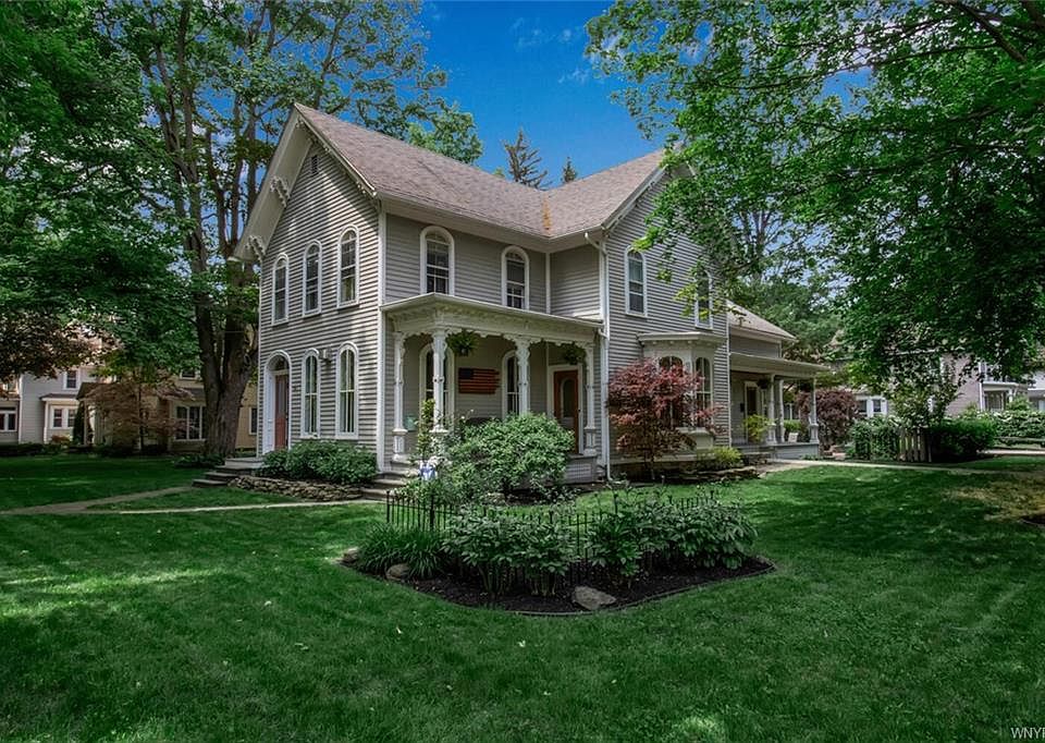 1st image of 450 Oakwood Ave