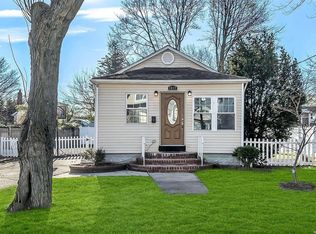1517 13th St, West Babylon, NY 11704