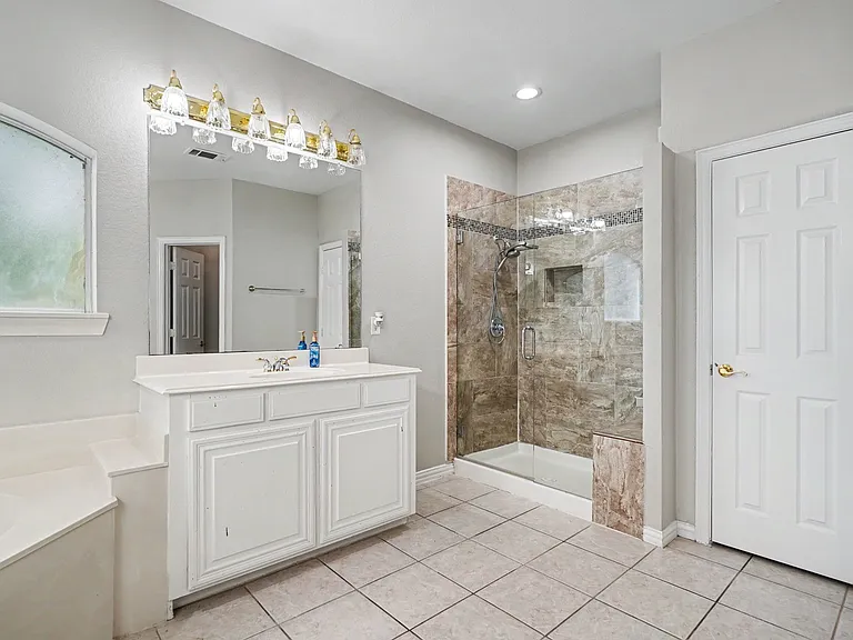8660 Lariat Cir — Photo 38