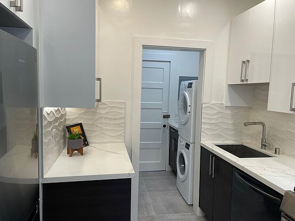 5th image of 2787 Green St #2