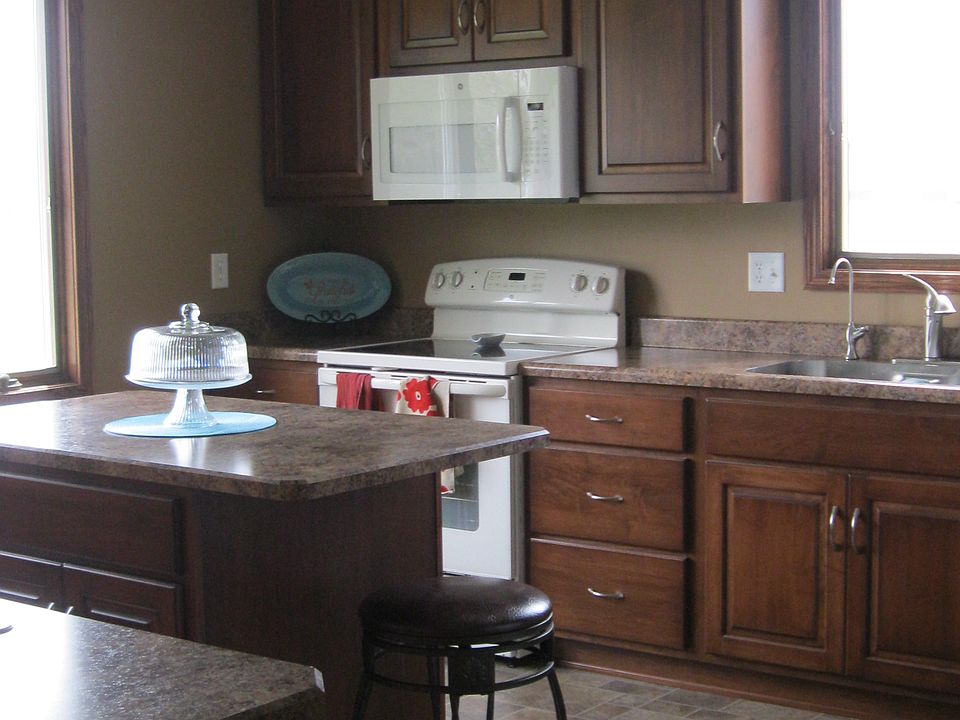 Island with outlet & 2 seats
