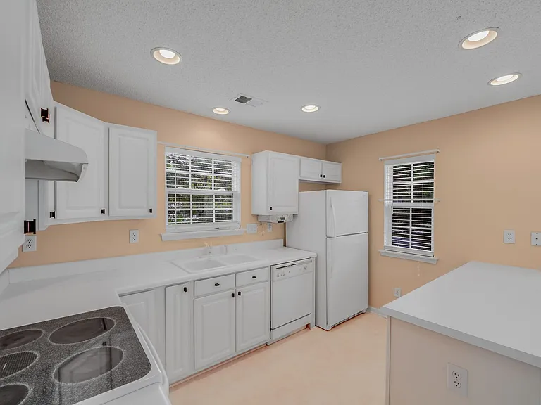 15021 Deshler Ct — Photo 20