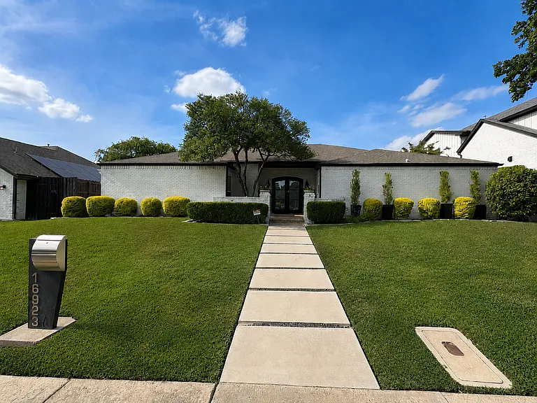 16923 Park Hill Dr — Photo 8