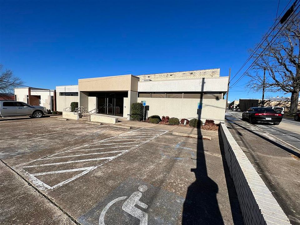 1st image of 285 E College St #1