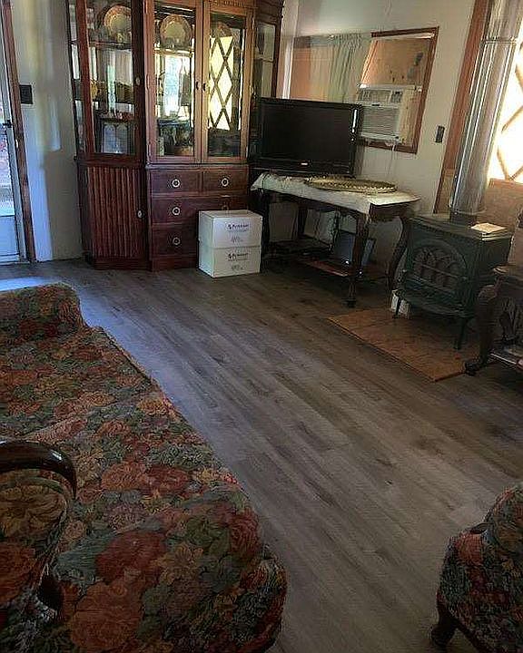 2nd image of 216 Mobley Dr