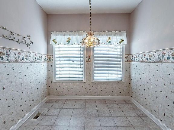 3rd image of 6122 McNaughten Grove Ln