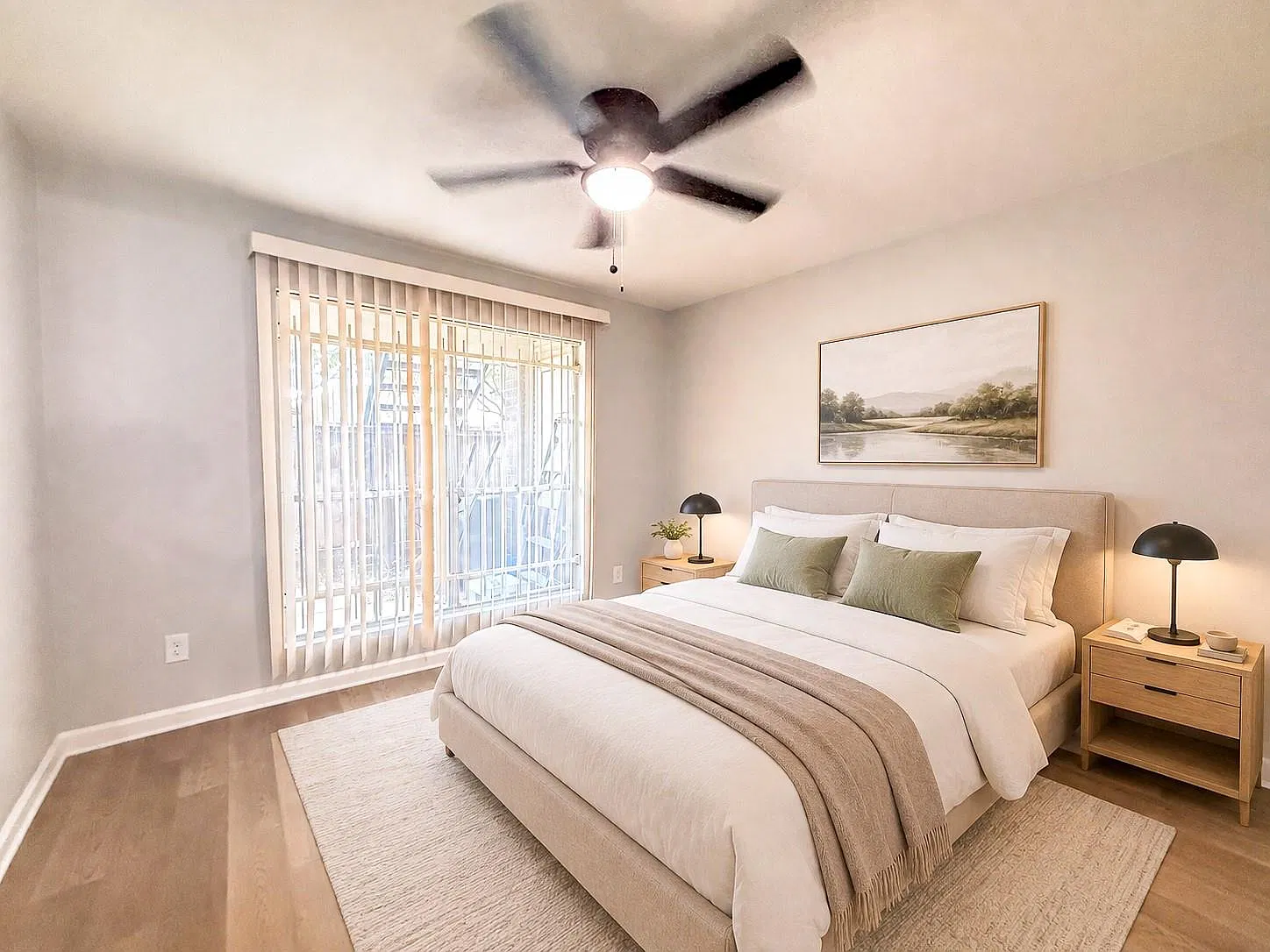 1 bed, 1.0 bath, 571 sqft, $900 — Photo 2
