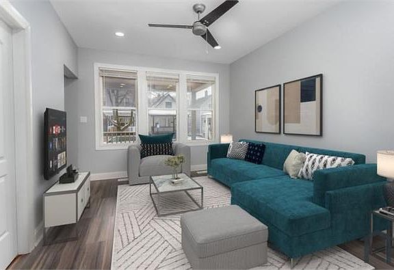 3rd image of 131 E 117th Pl
