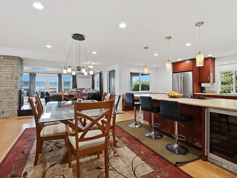 12704 Holmes Point Dr NE — Photo 9