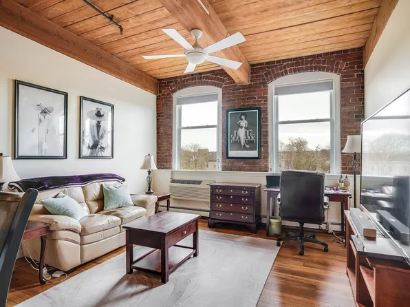 402 River St APT 4A, Haverhill, MA 01832