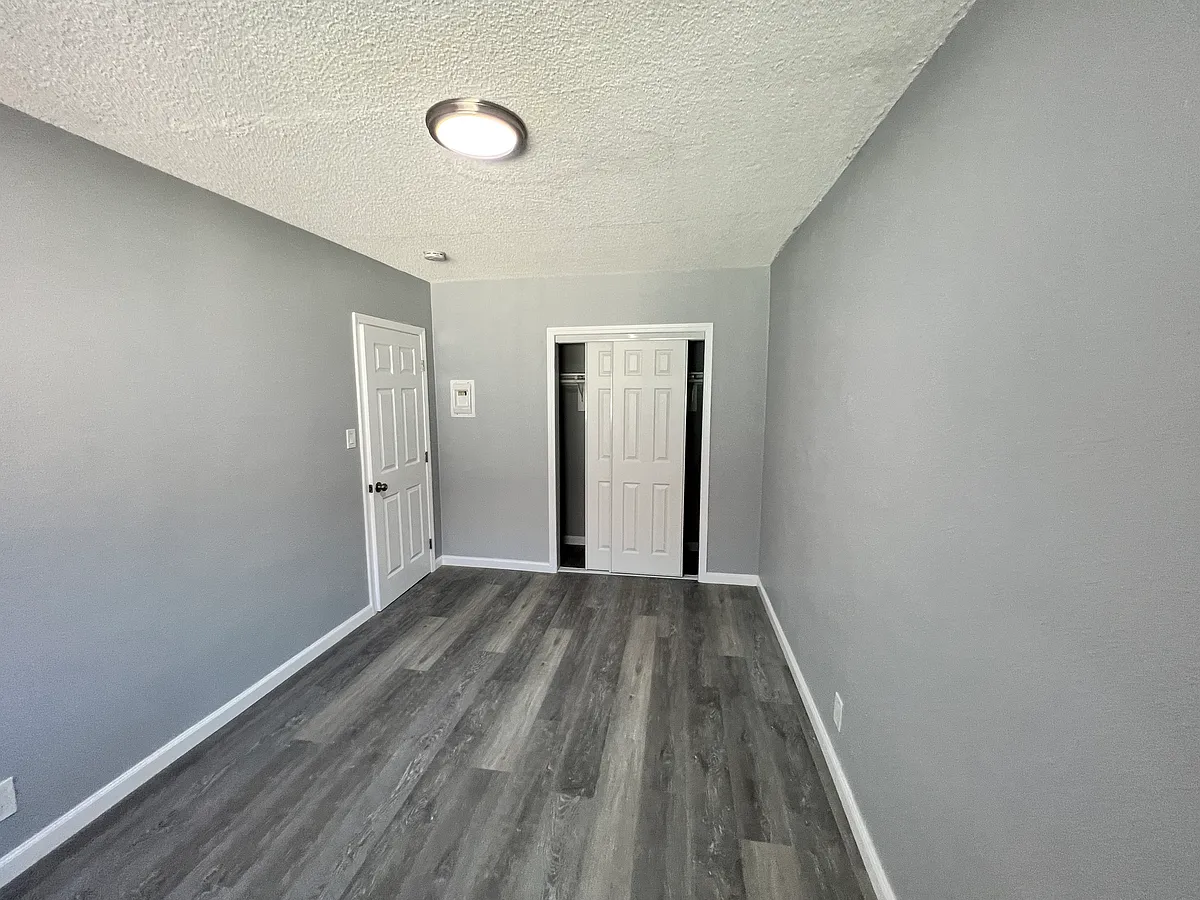 Building Photo - 6150 E Olympic Blvd #2