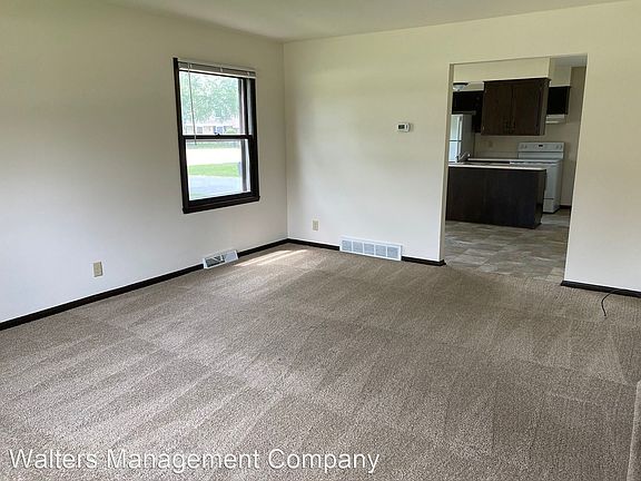 5th image of 800 Oxford Dr