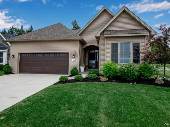 5387 Alderbrook Ln, Clarence, NY 14031