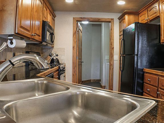 4th image of 5949 N Market St #E